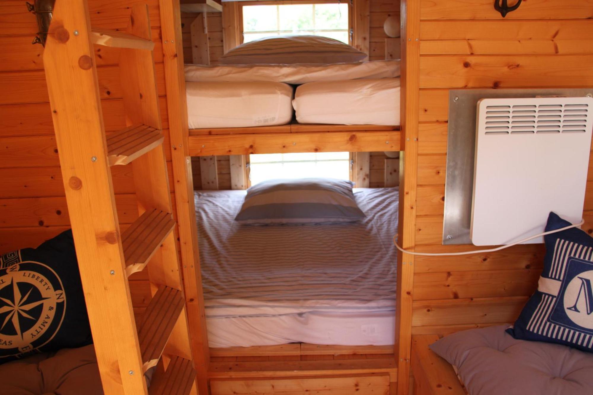 Schlaffässer Teichwiesenhof Oldenburg in Holstein Zimmer foto